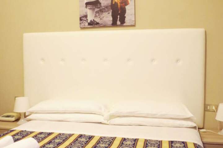 Room 12 of 73