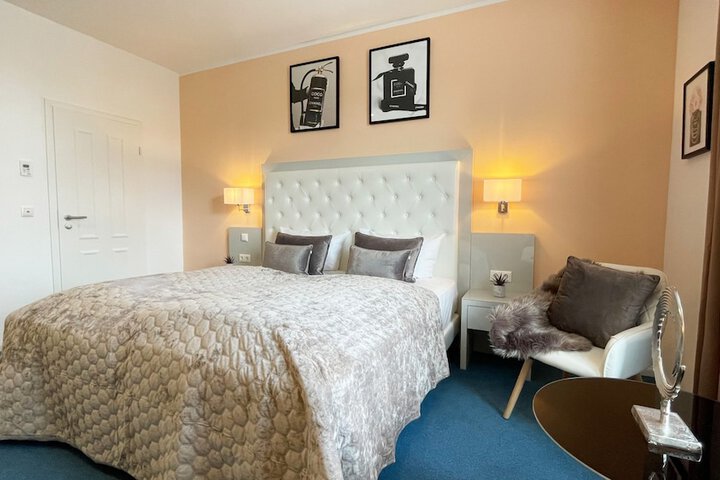 Room 81 of 194