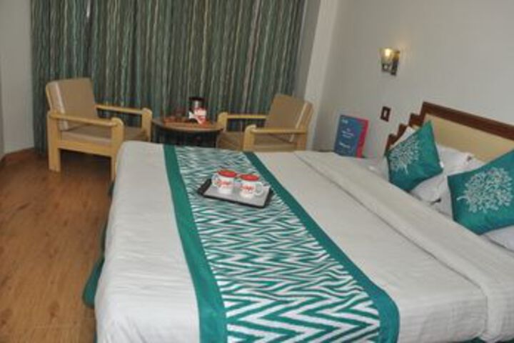 Room 11 of 25