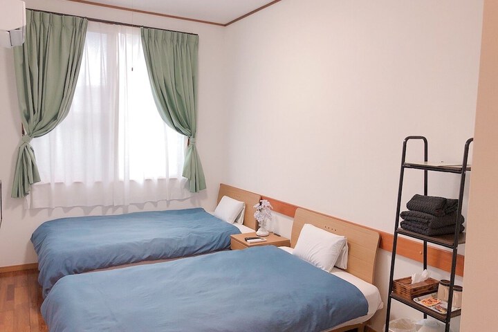 Room 6 of 36