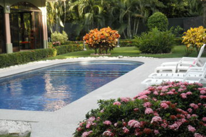Pool 18 of 26