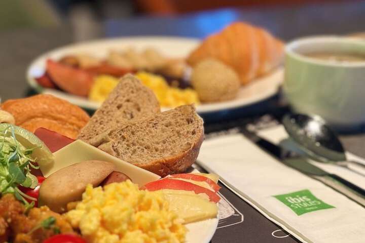 Breakfast/Coffee Service 26 of 45