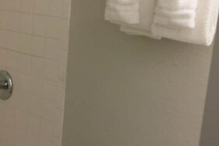 Room 21 of 28