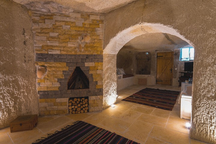 Room 5 of 113