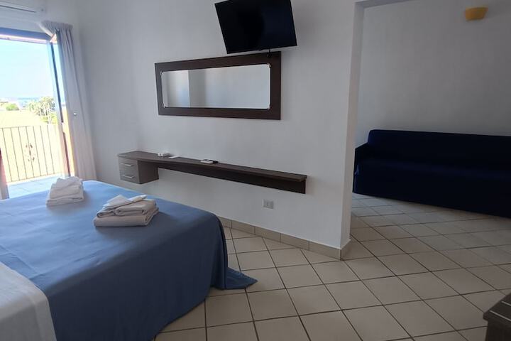 Room 48 of 110