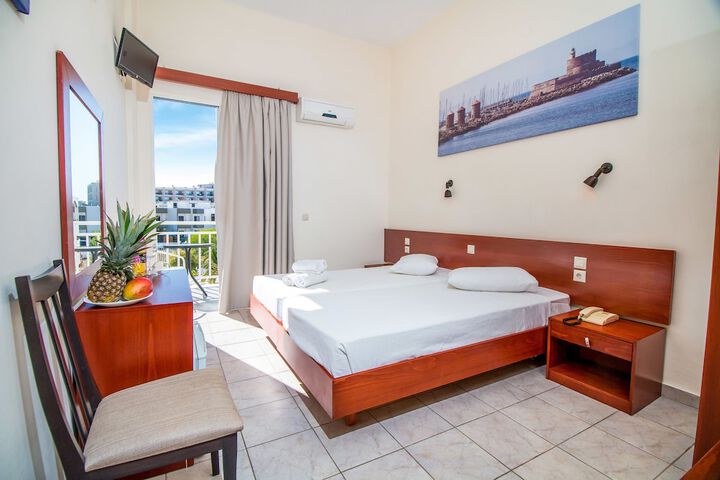 Room 34 of 80