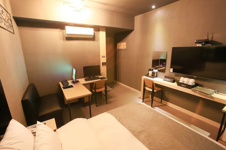 Room 48 of 91