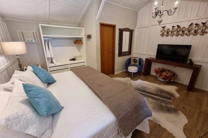 Room 33 of 152