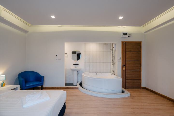 Room 8 of 45