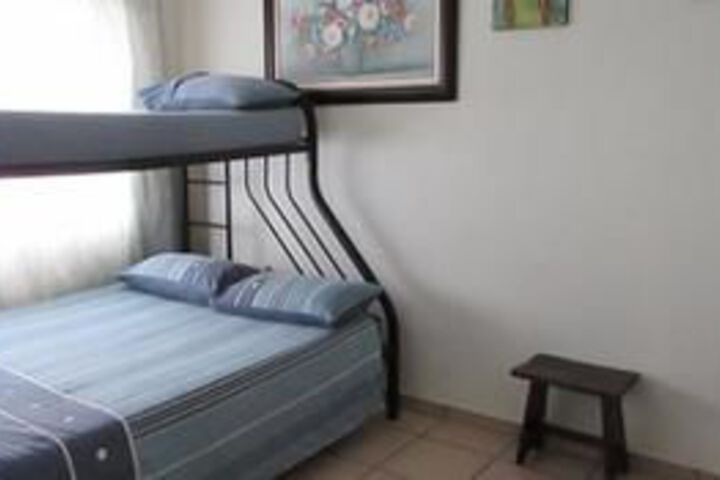 Room 6 of 11