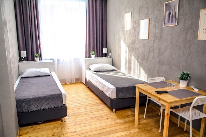 Room 4 of 40