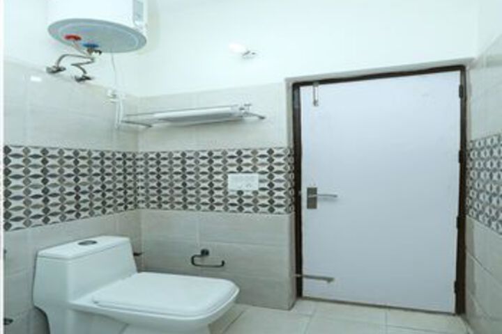 Room 2 of 25