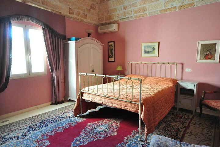 Room 5 of 39