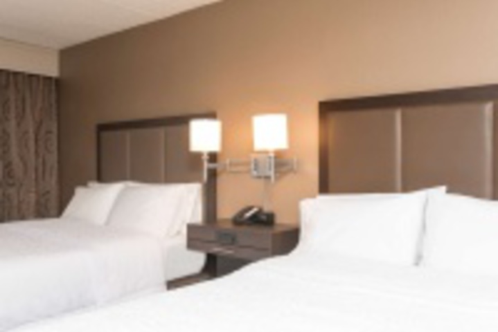 Room 305 of 372