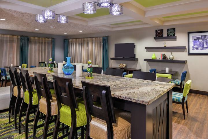 Breakfast/Coffee Service 32 of 45