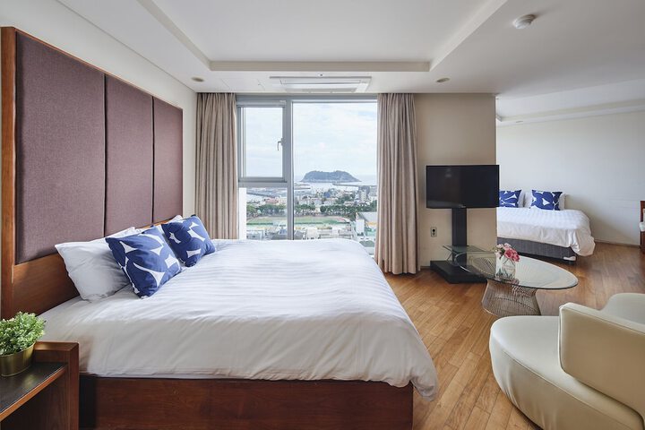 Room 21 of 62