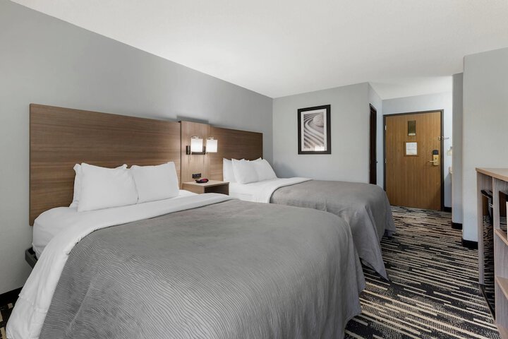 Room 15 of 34