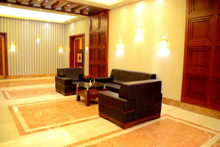 Entrance & Lobby