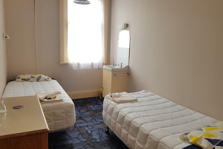 Room 14 of 27
