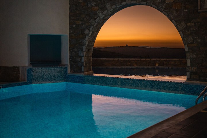Pool 75 of 208