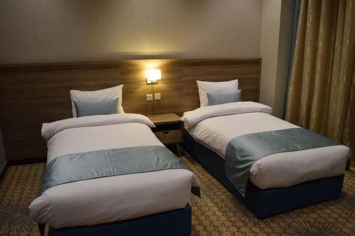 Room 13 of 35