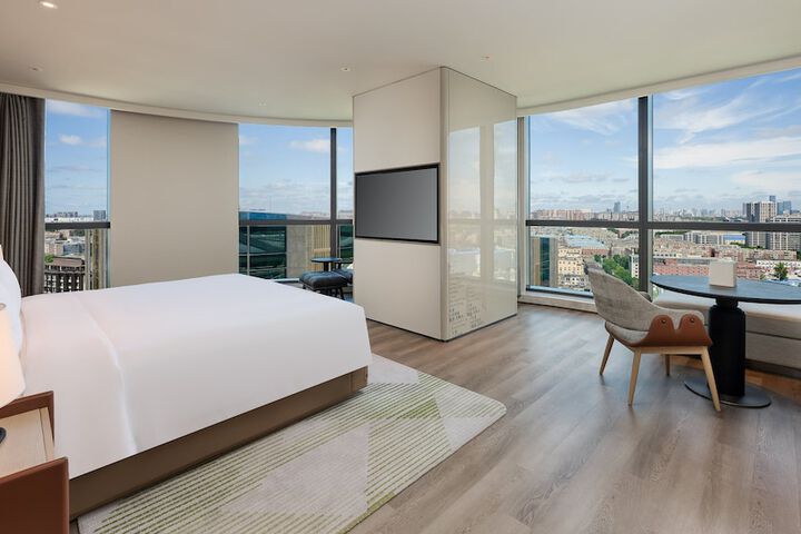 Room 21 of 83