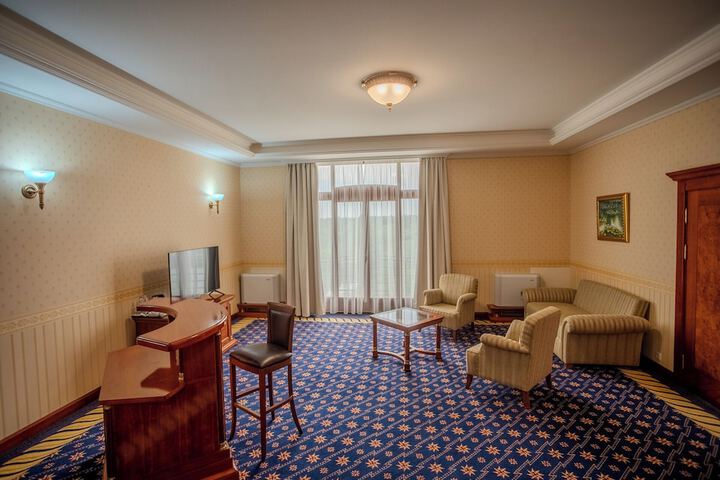 Room 81 of 143