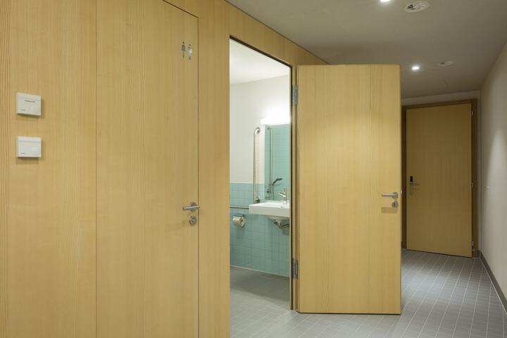 Room 26 of 38