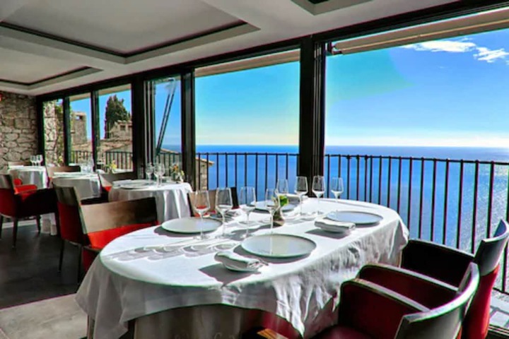 Dining 67 of 103