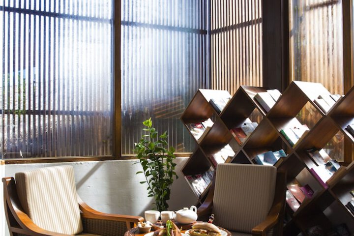 Lounge 60 of 88