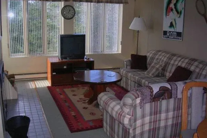 Room 5 of 38