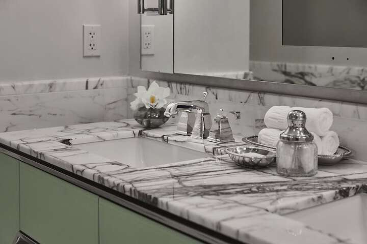 Bathroom sink