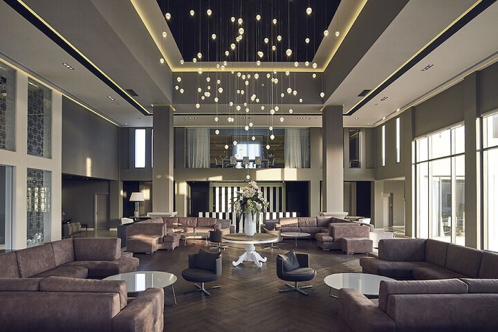 Hotel Interior 7 of 185