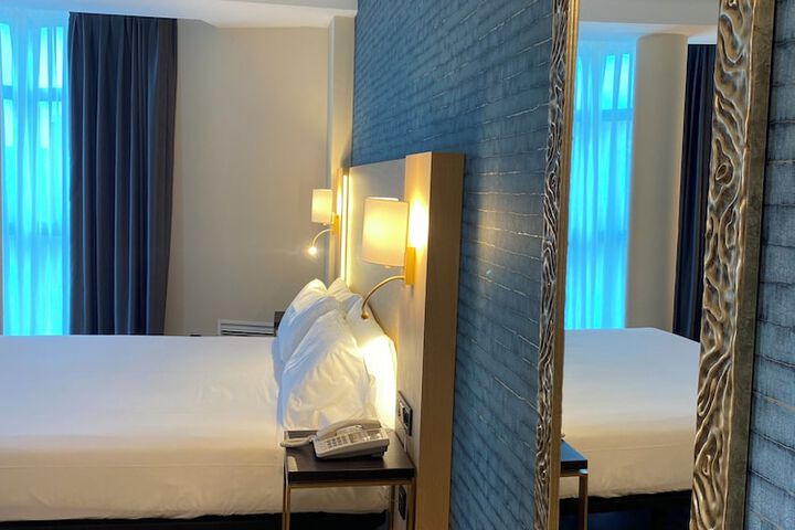 Room 28 of 63