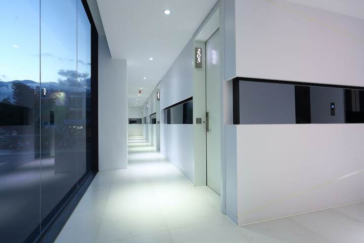 Ballroom/Hall 65 of 74