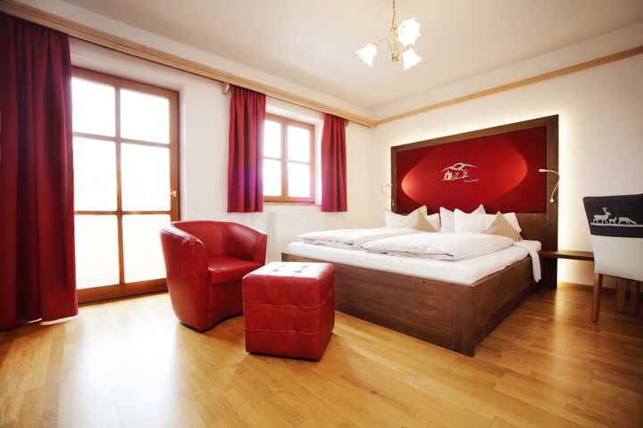 Room 17 of 76