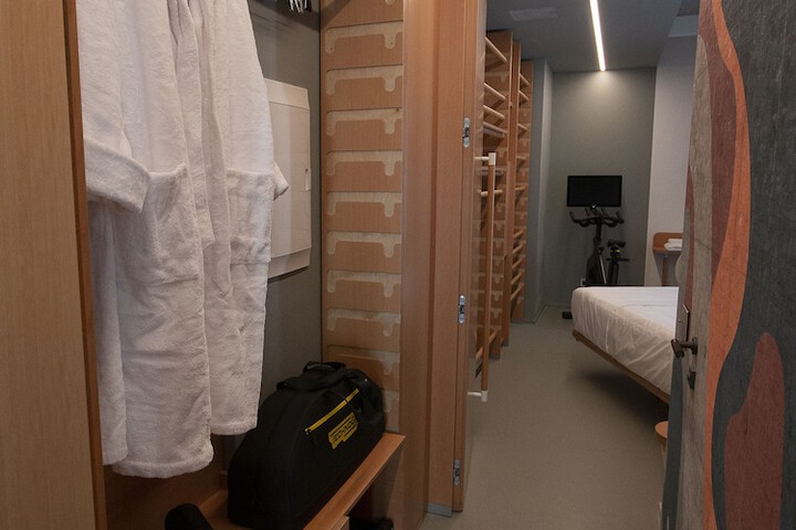 Room 45 of 127