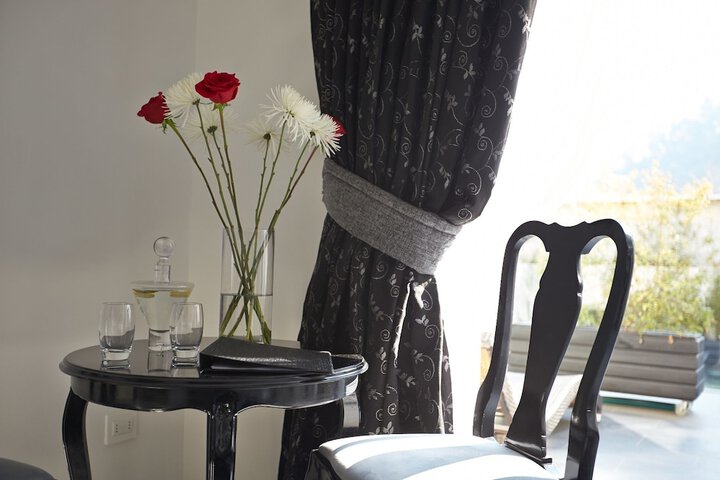 Hotel Suite Photo
