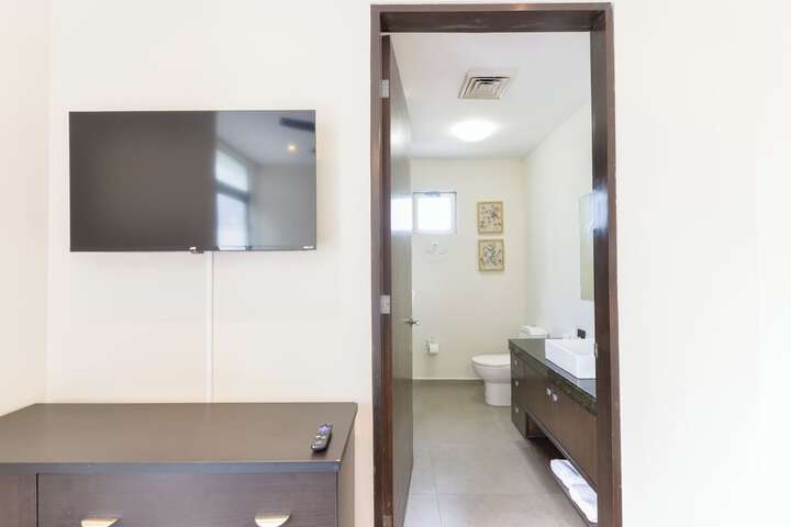 Room 35 of 46