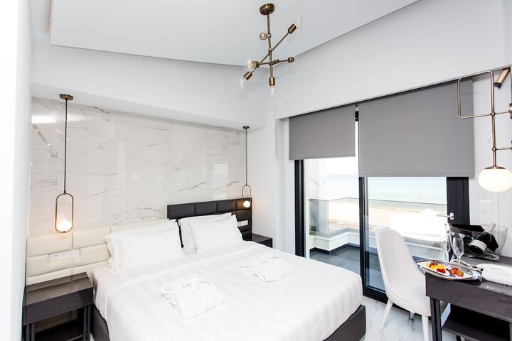 Room 10 of 48