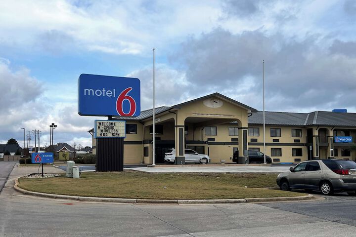 Motel 6 Prattville, AL