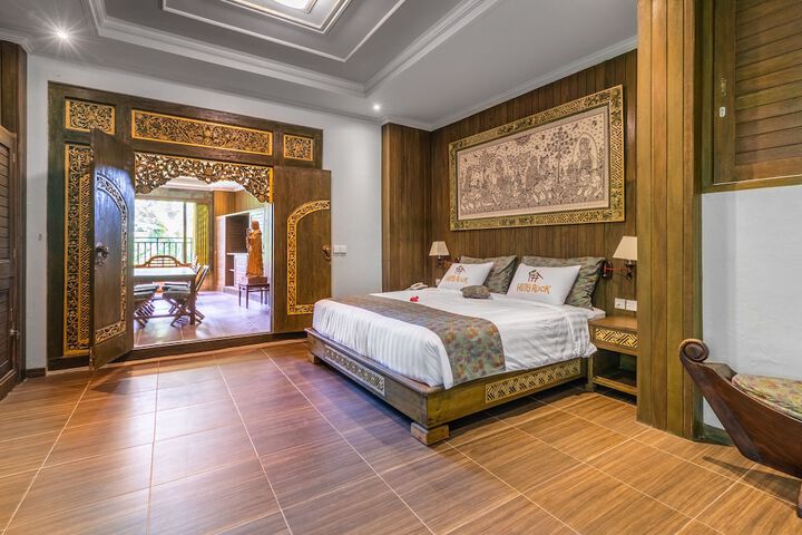 Room 2 of 17