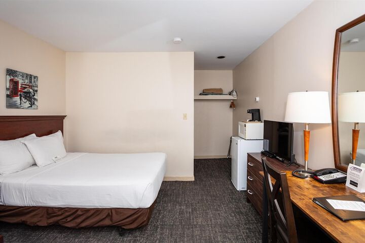 Room 28 of 106