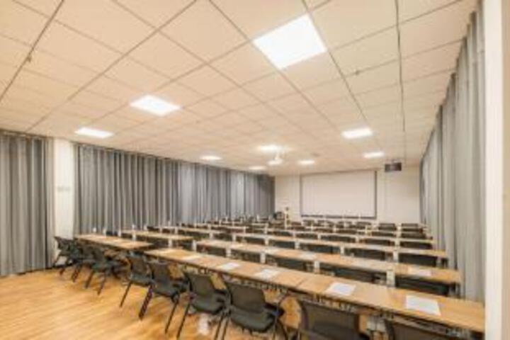 Room 10 of 23