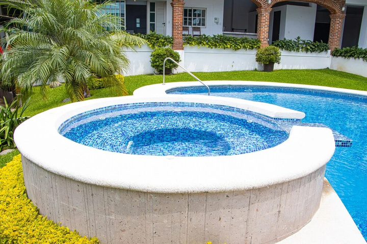 Pool 9 of 13