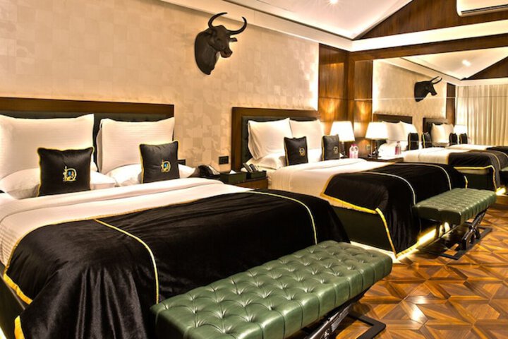 Room 4 of 27