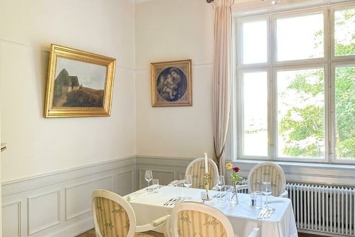 Dining 60 of 77