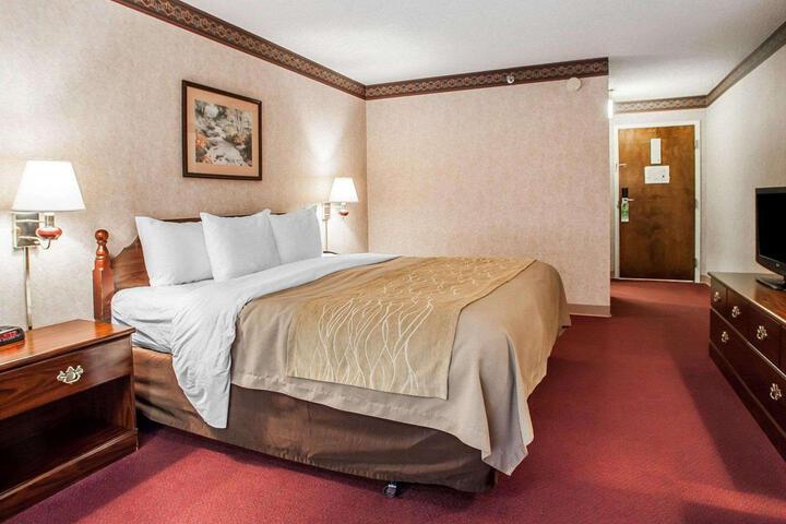 1 King Bed Mobility Accessible (5 of 7)