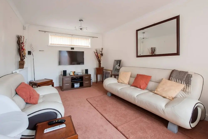 Family House Close to City Centre