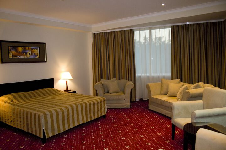 Room 6 of 47